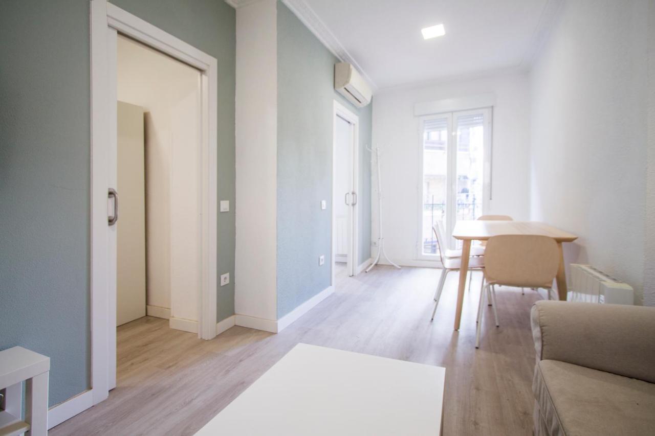 Apartamentos Tetuán Sandino - B&B Madrid