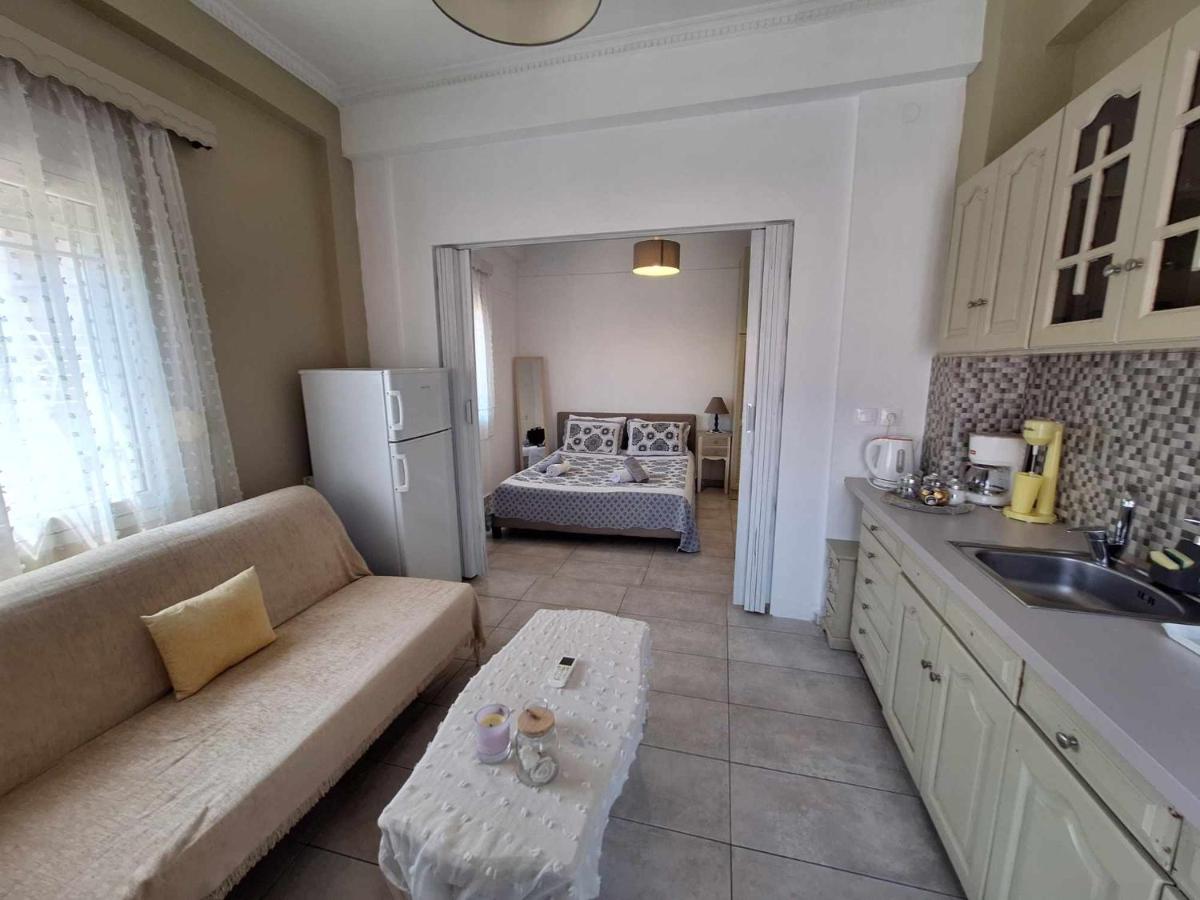 Studio Apartment with One Double Bed