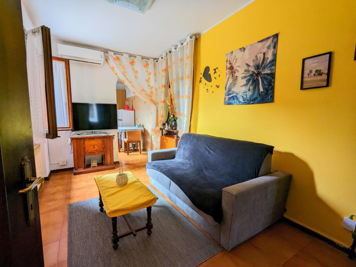 Casa singola con spazio auto e giardino - B&B Mestre