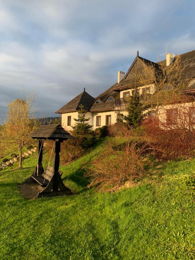 Dwór na Wrzosowisku - Bed and Breakfast