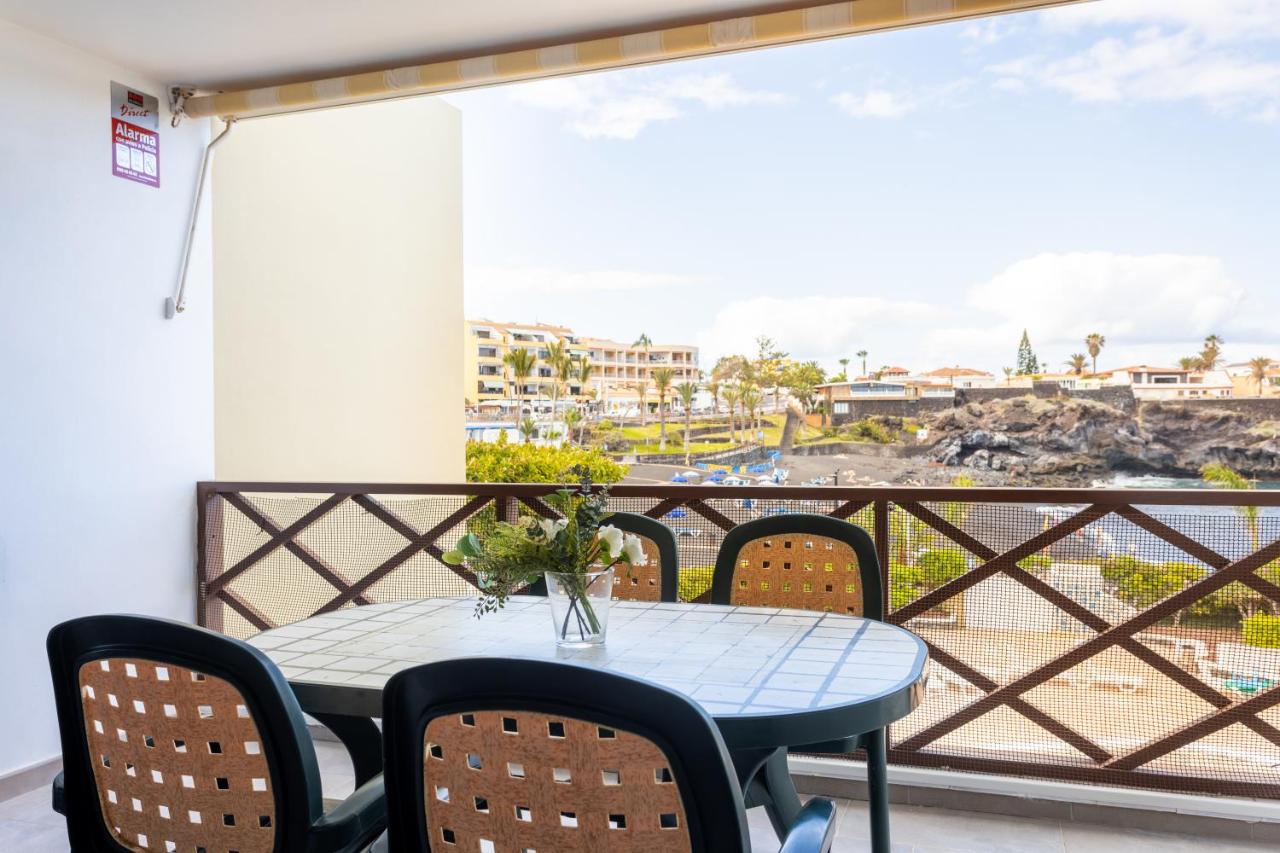 Home2Book Seafront of La Arena Beach Apt, Pool - Bed and Breakfast Puerto de Santiago