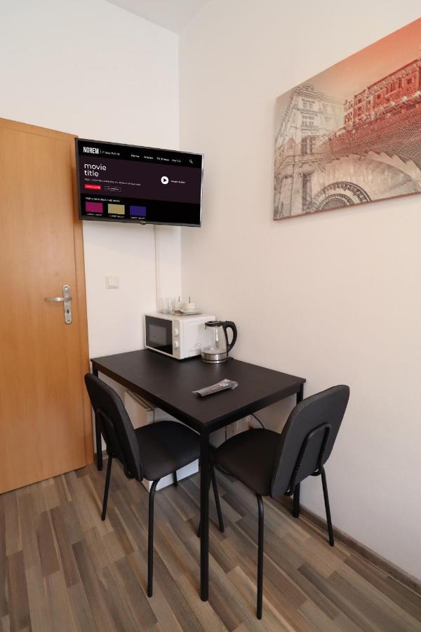 Deluxe Studio