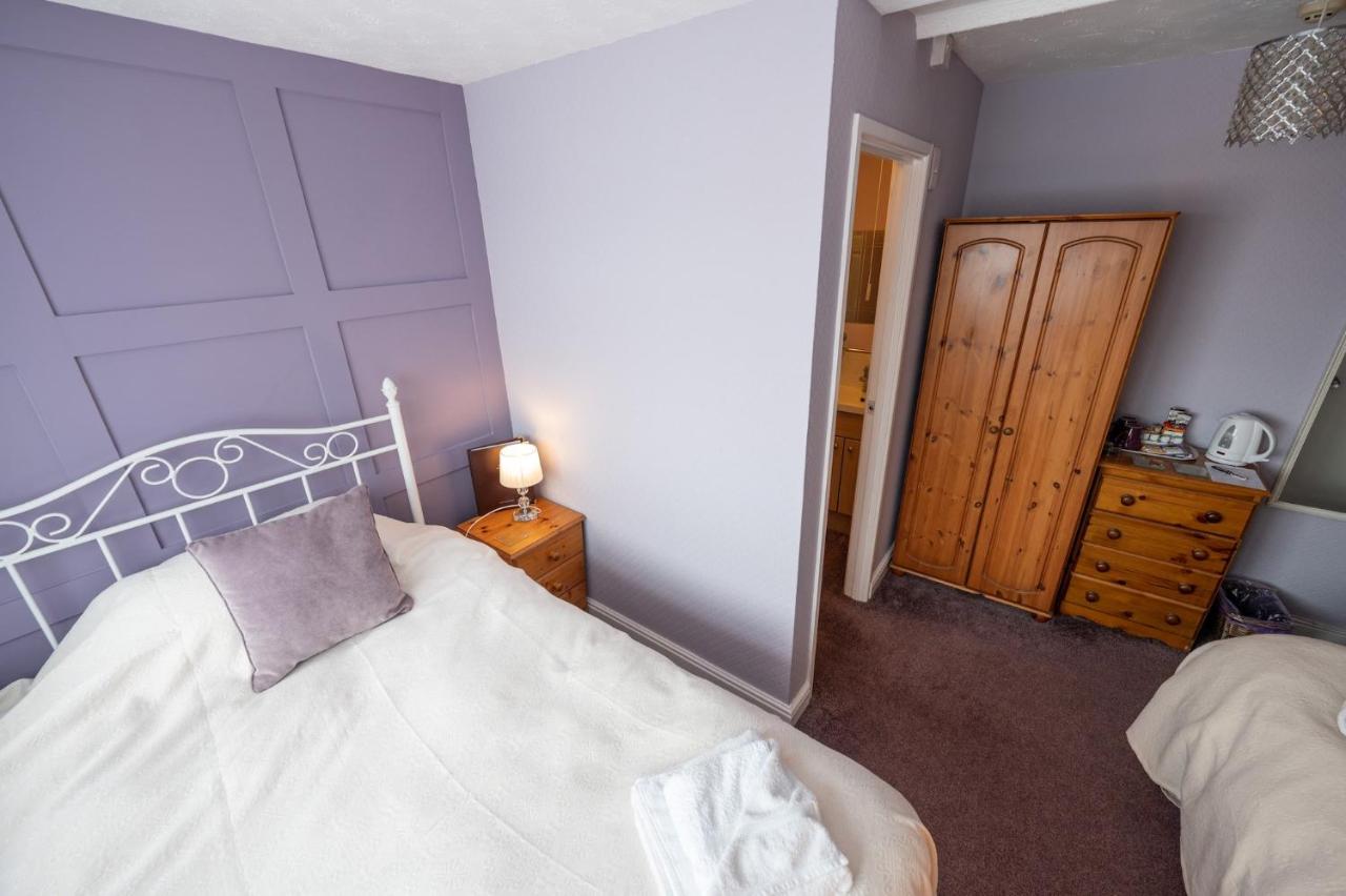 Chambre Lits Jumeaux avec Salle de Bains Privative
