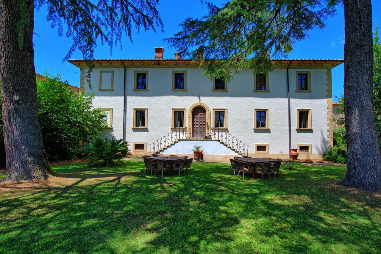 Villa Capolona by PosarelliVillas - B&B