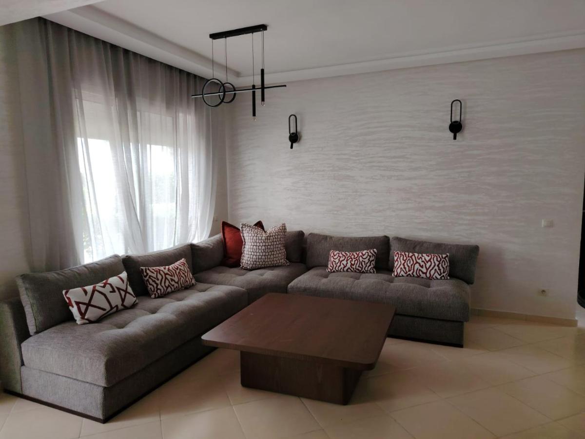 Appartamento con 2 Camere da Letto e Vista Giardino