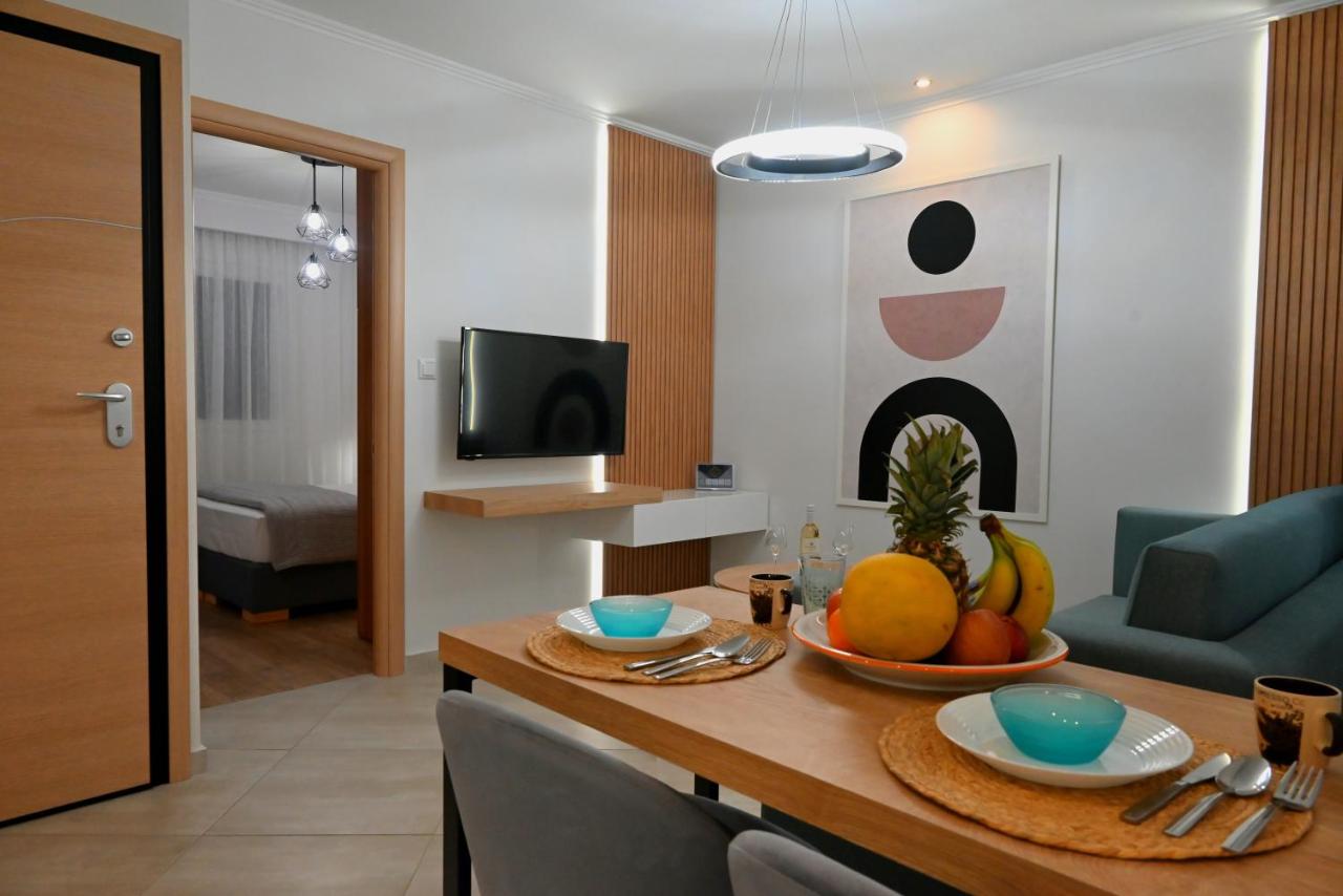 Mouson Luxury Apartment - Bed and Breakfast Kavála