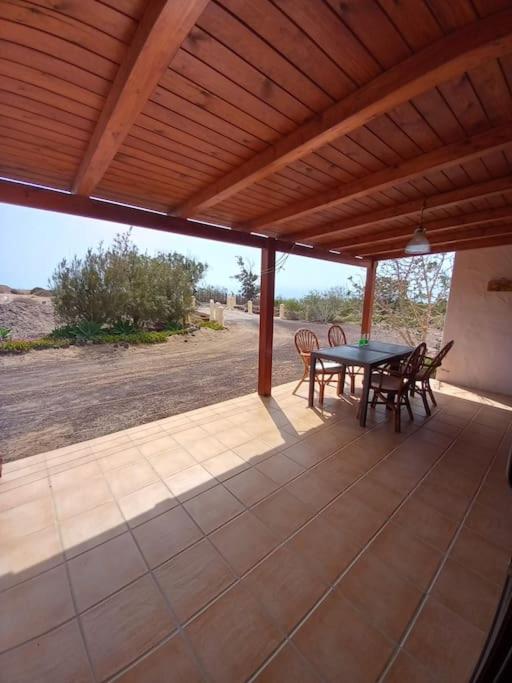 descanso en espacio natural con vistasTharada - B&B