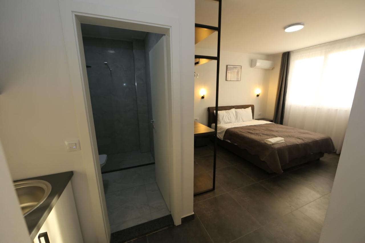 Chambre Double avec Balcon (2 Adultes + 1 Enfant)
