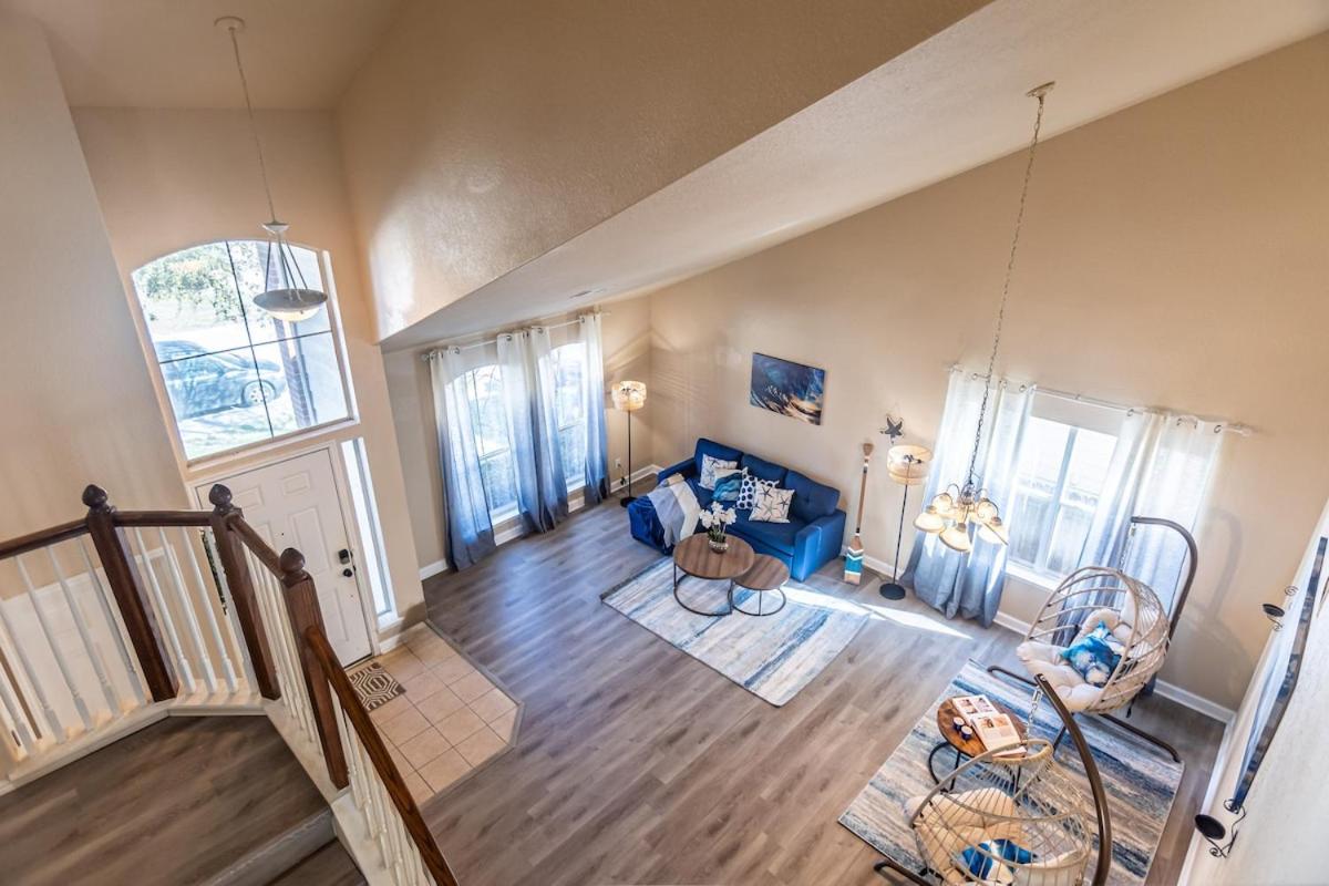11610 Sea World Lackland AFB - B&B