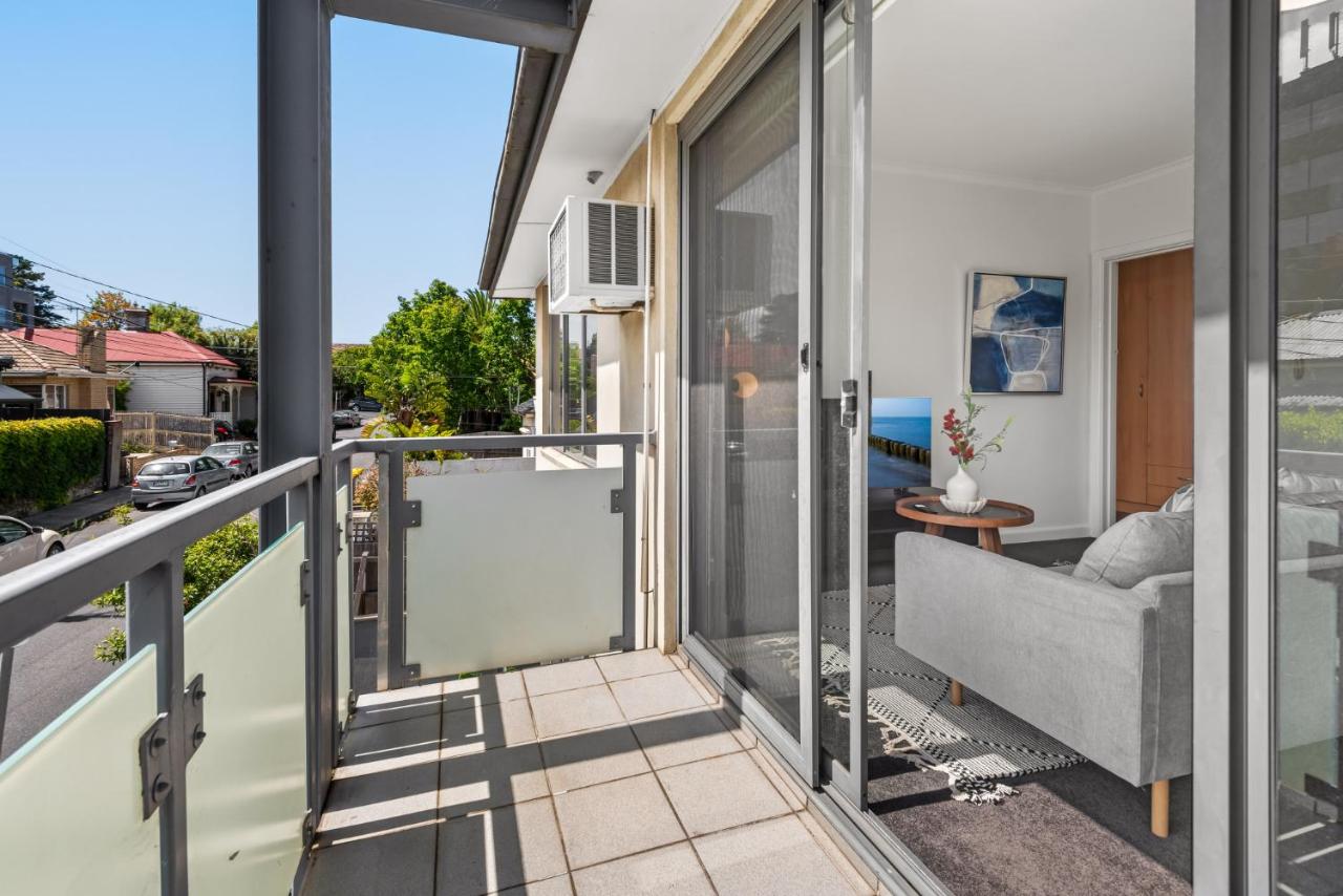 Cosy 1-Bed Balcony Unit in Quiet Street by Shops - Ferienwohnung