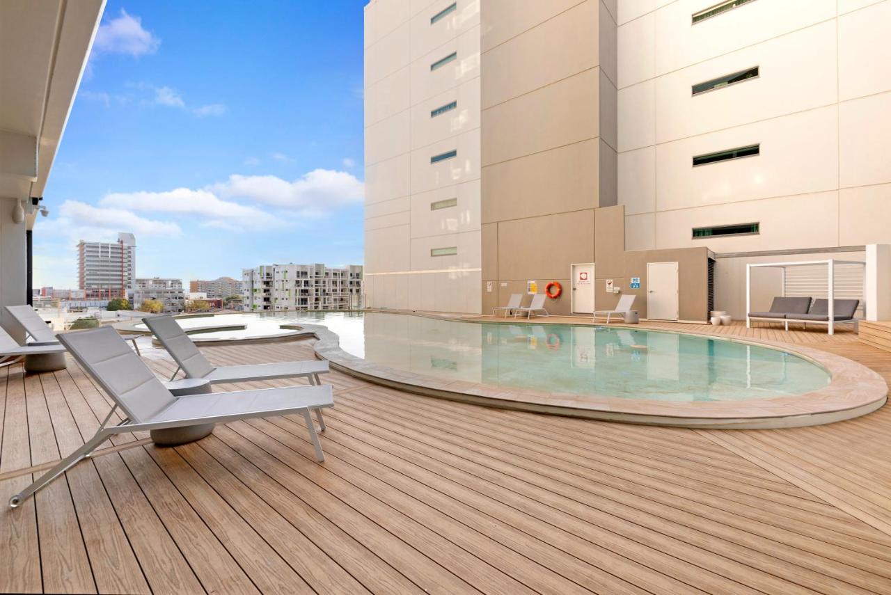 King Balcony Suite at Resort Style Darwin Stay - Chambres d’hôtes
