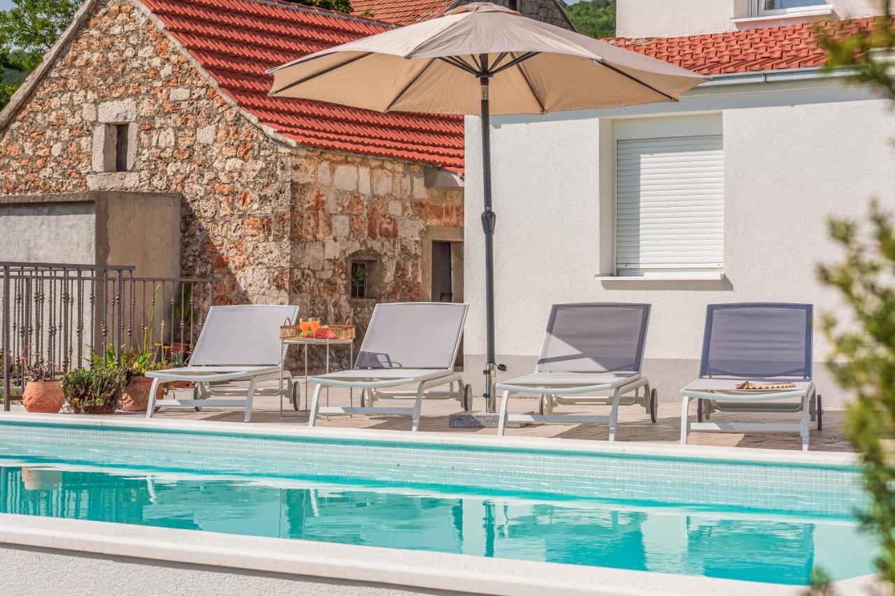 Holiday Home Saint Anthony - Heated pool - B&B