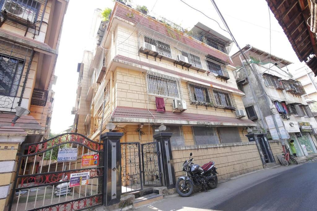 Nino 1BHK Bandra W by The Bombay Home Company - B&B