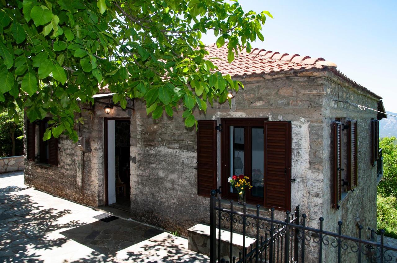 Stone gem with 2 bedrooms at the Mountain - B&B