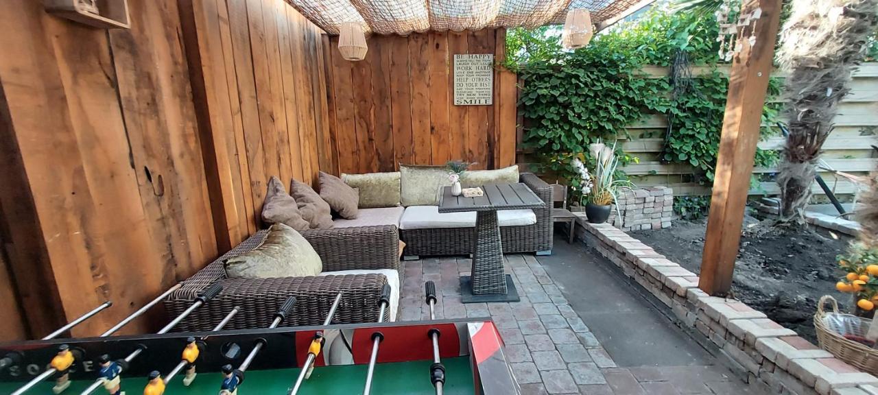 Cozy room in host house near Rotterdam - Bed and Breakfast