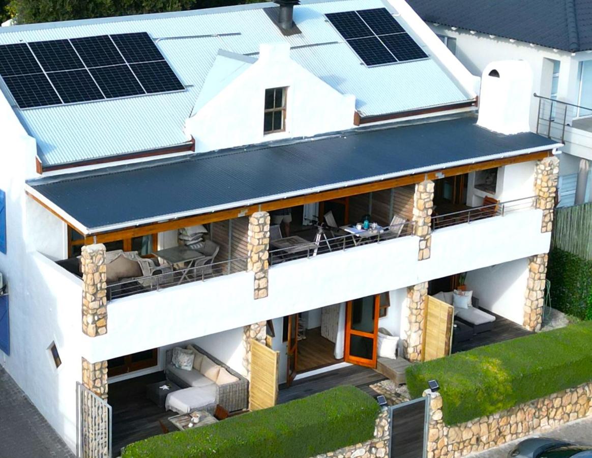 Luxe Suite met Kingsize Bed en Uitzicht op Zee