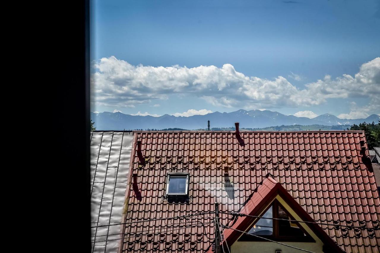 One-Bedroom Apartment with Balcony and Mountain View  