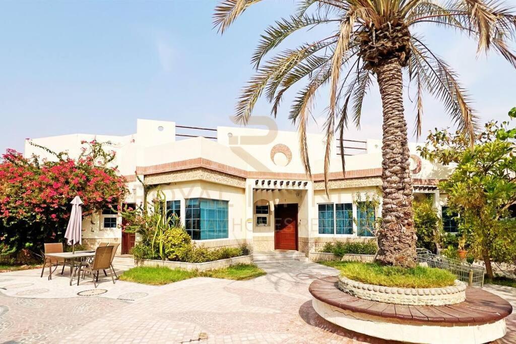 Experience Emirati Living at our Villa in Mirdif - B&B