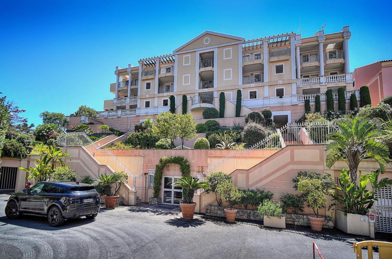 Eva - Piscine - Terrasse - VCA - B&B Cannes