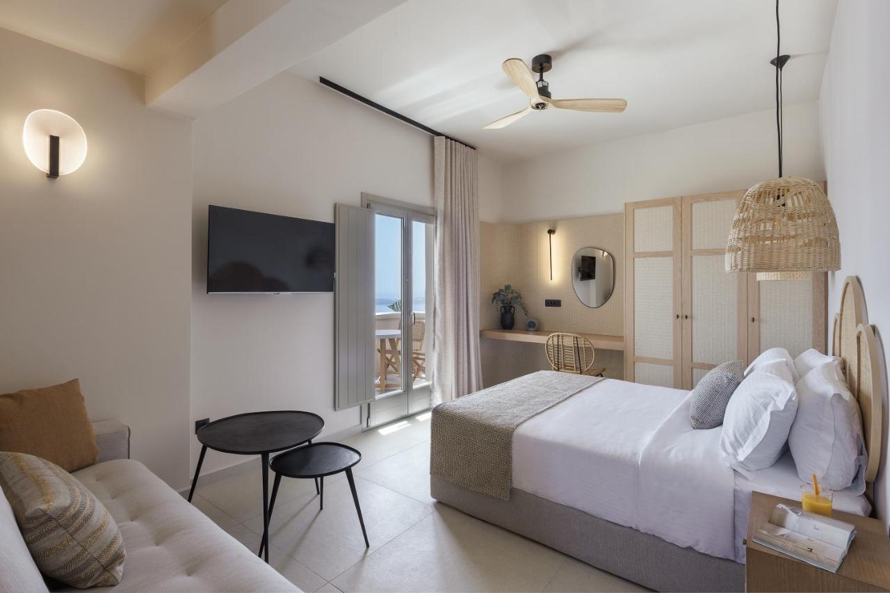Romantic Suite with Hot tub and Sea View