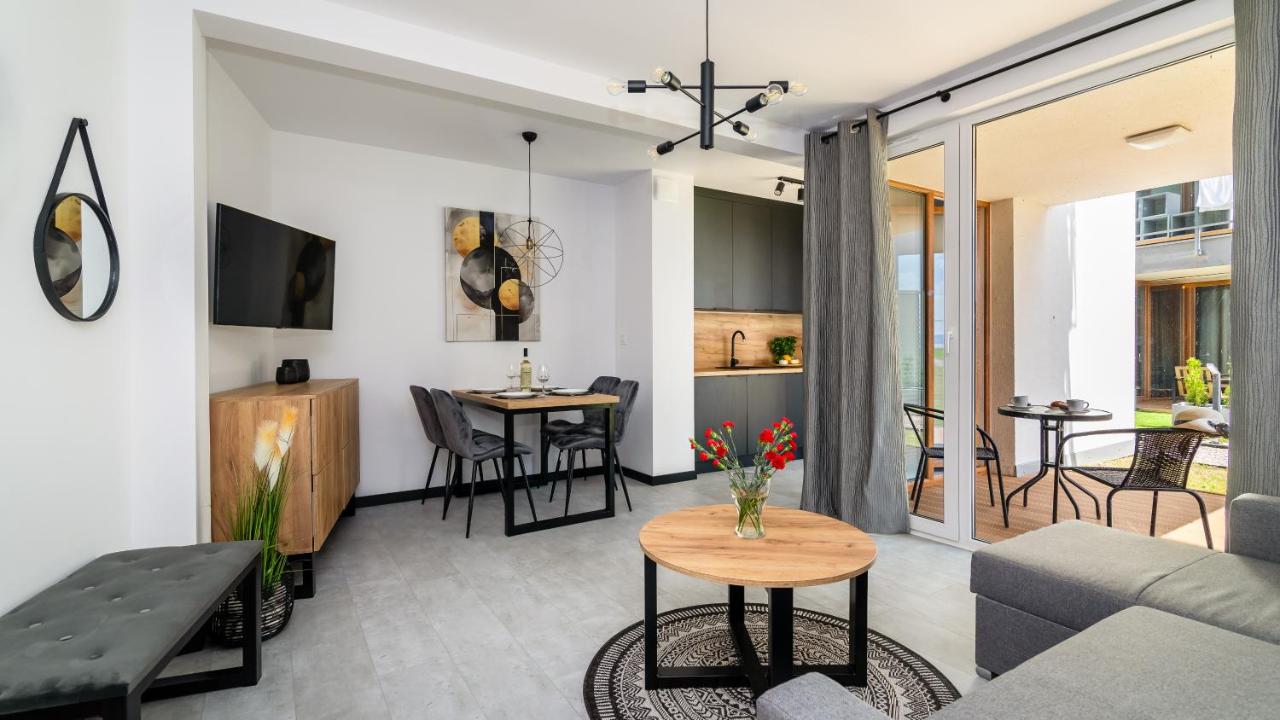 ENKLAWA Apartamenty Piamola, z basenem oraz strefą zabaw dla dzieci - B&B Krynica Morska