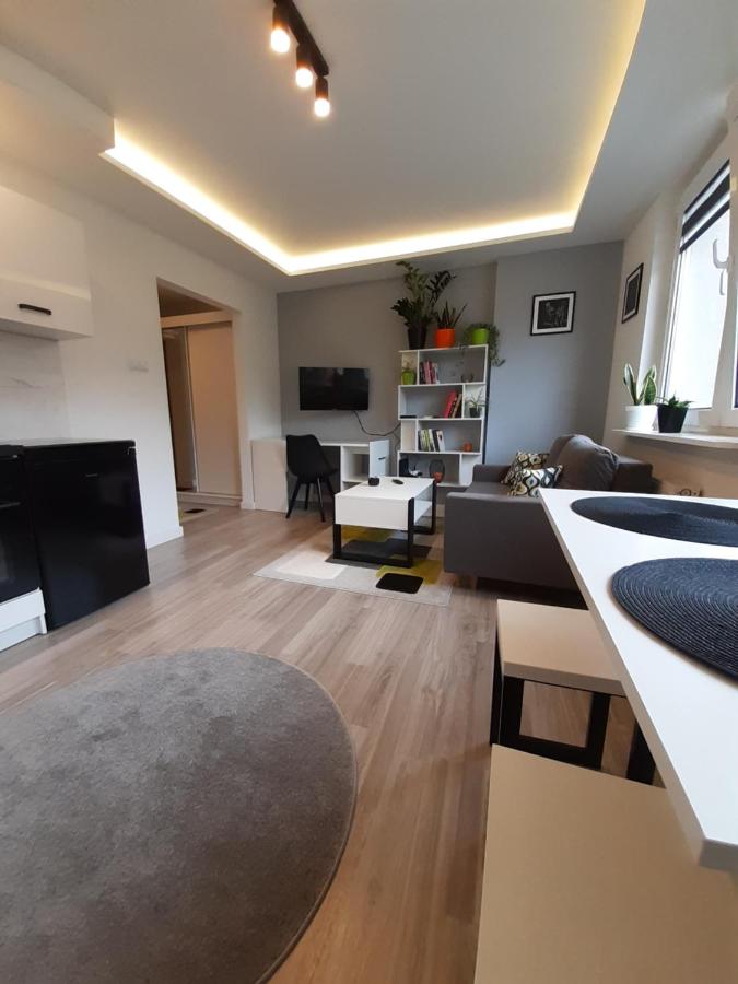 Black&White Apartment - B&B Płock