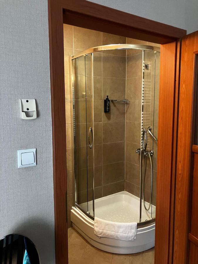 Standard Zimmer mit Kingsize-Bett