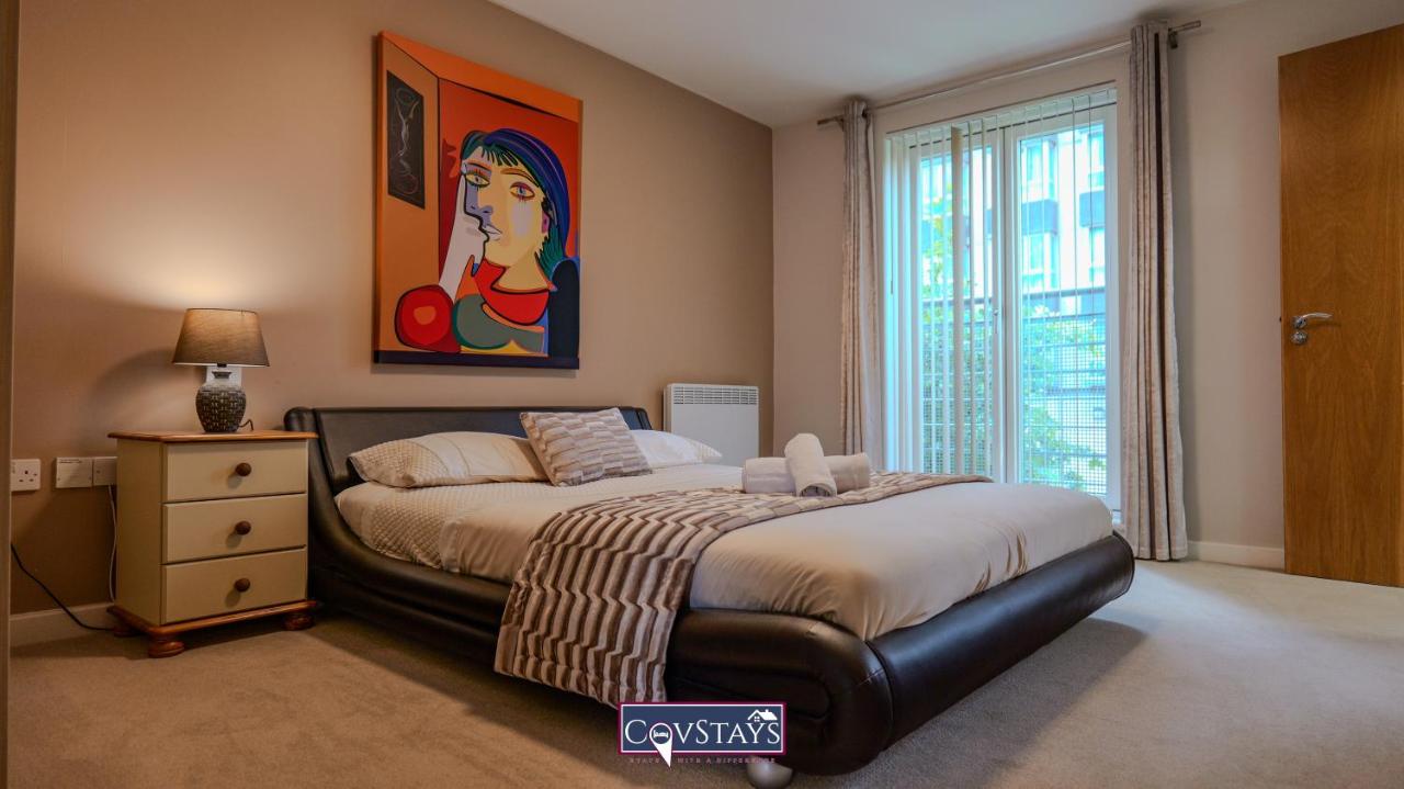 Triumph House - 3-bed 2-bath Apartment in Coventry City Centre by CovStays - Chambres d’hôtes