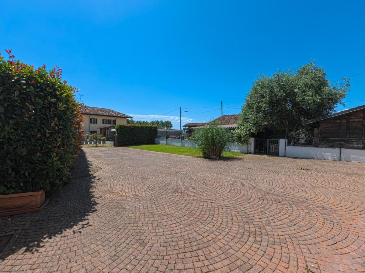 Villa con terrazzo e cortile privato 200m2 pet friendly - B&B Lignana