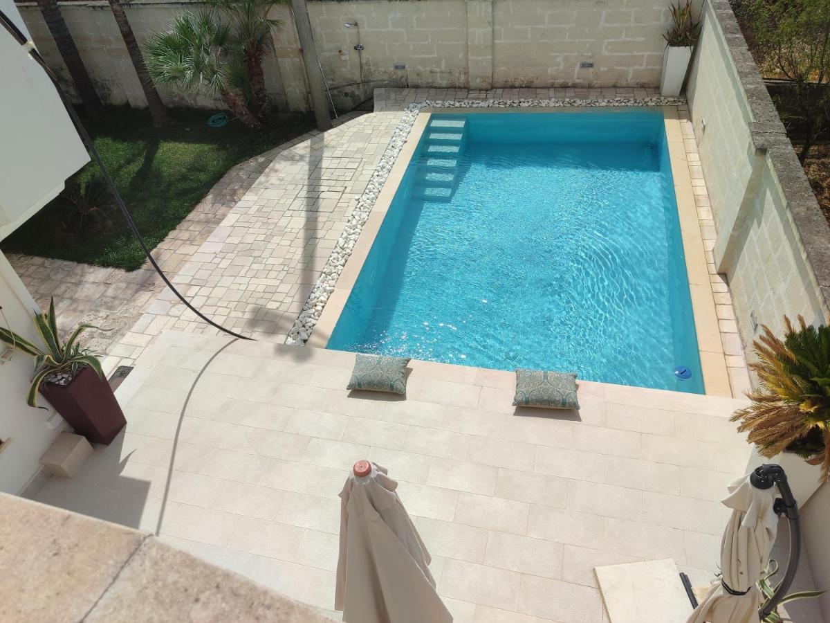 Villa con piscina Aria di sole - Bed and Breakfast Francavilla Fontana