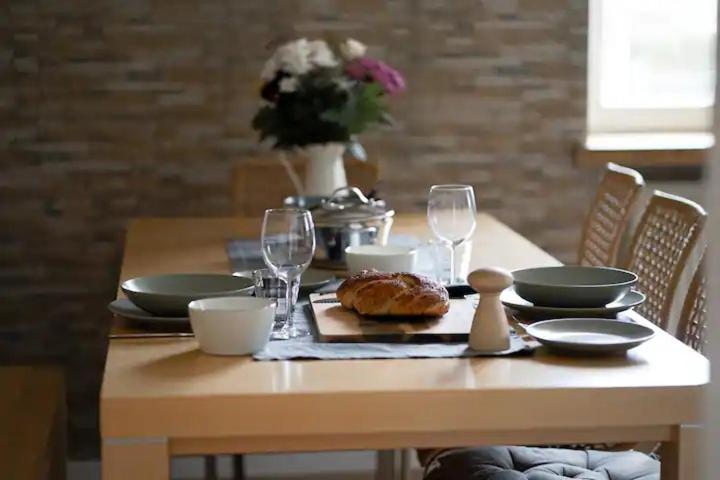 Ferienhaus mit gemütlichen Freisitz für bis zu 10Personen - B&B