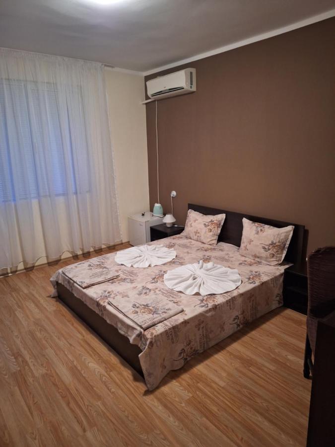 Apartment mit 2 Schlafzimmern und Terrasse