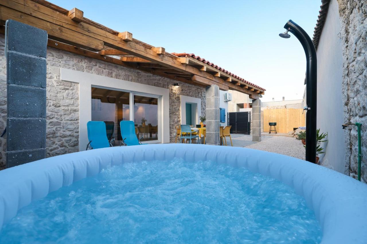 Stone House Lole - B&B Ražanac