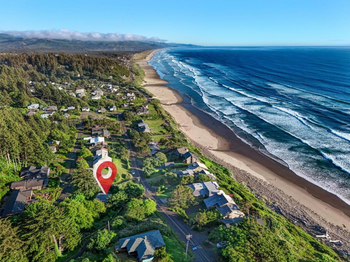 Manzanita Beach Ocean View Cabin Pet Friendly - Bed and Breakfast Nehalem