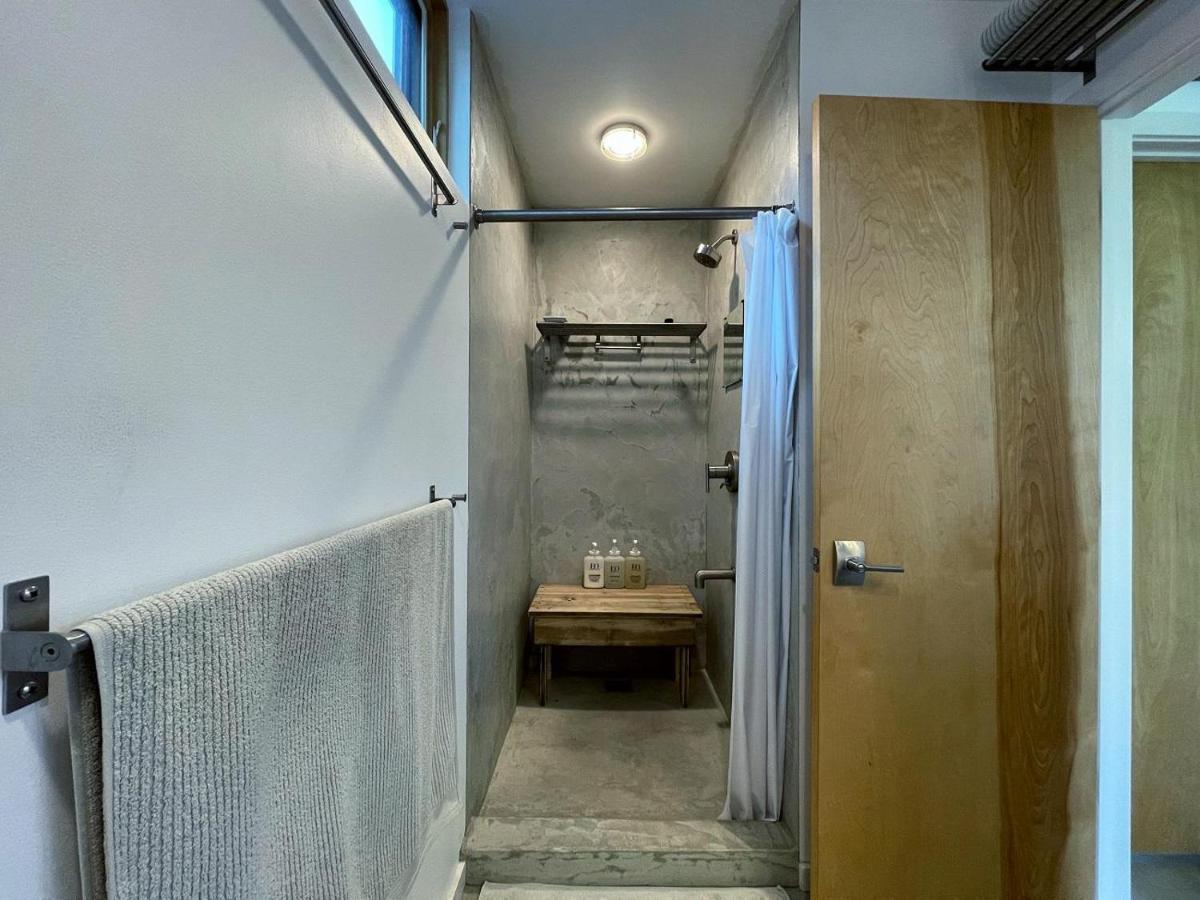 Stunning Modern Apartment, One Of A Kind! - B&B Bozeman