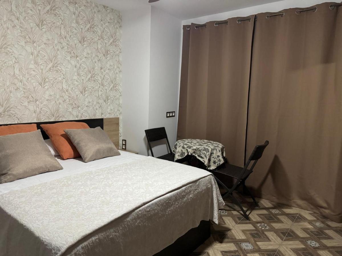 Plaza Pedro Cuevas Los Boliches - B&B Fuengirola