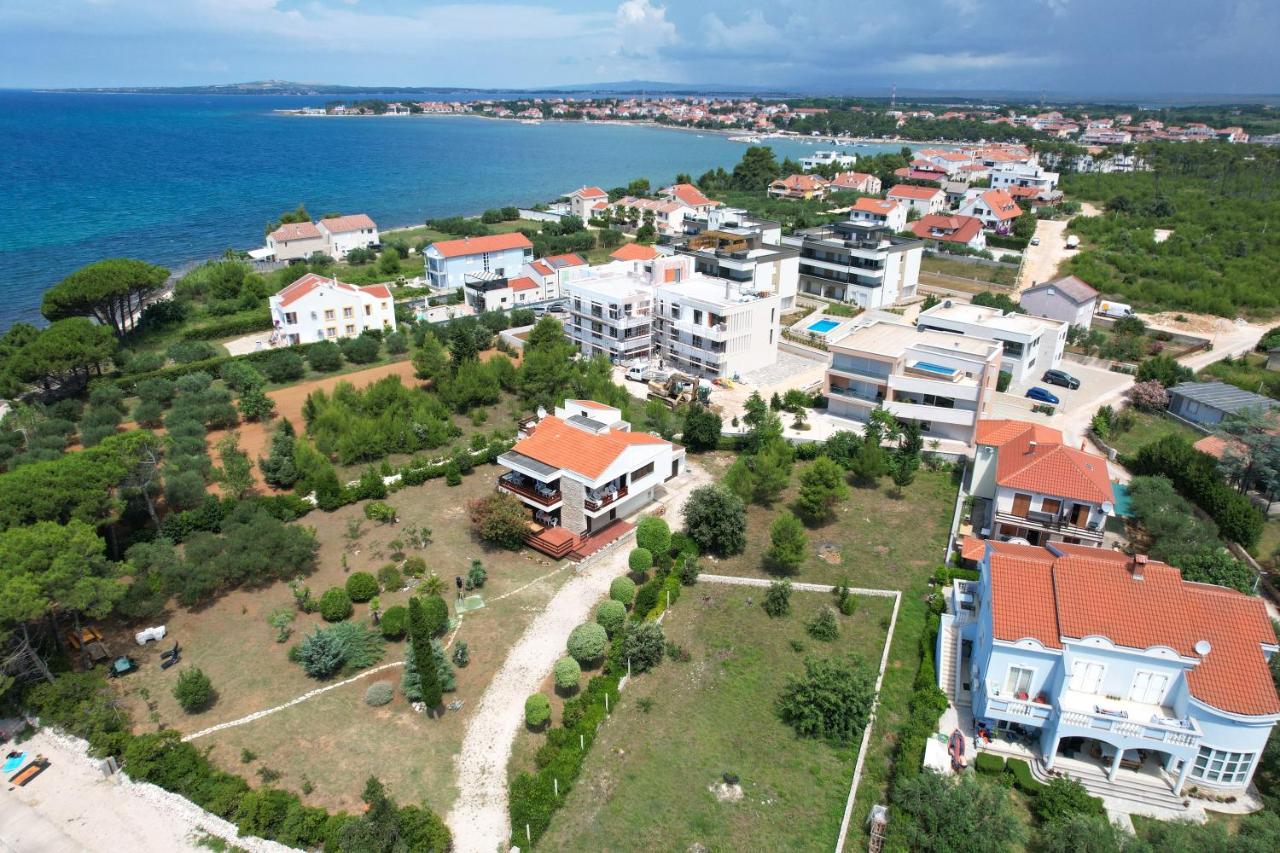 Sea&Sand Apartment - Modern Sea View near Sandy Beaches - Chambres d’hôtes Privlaka