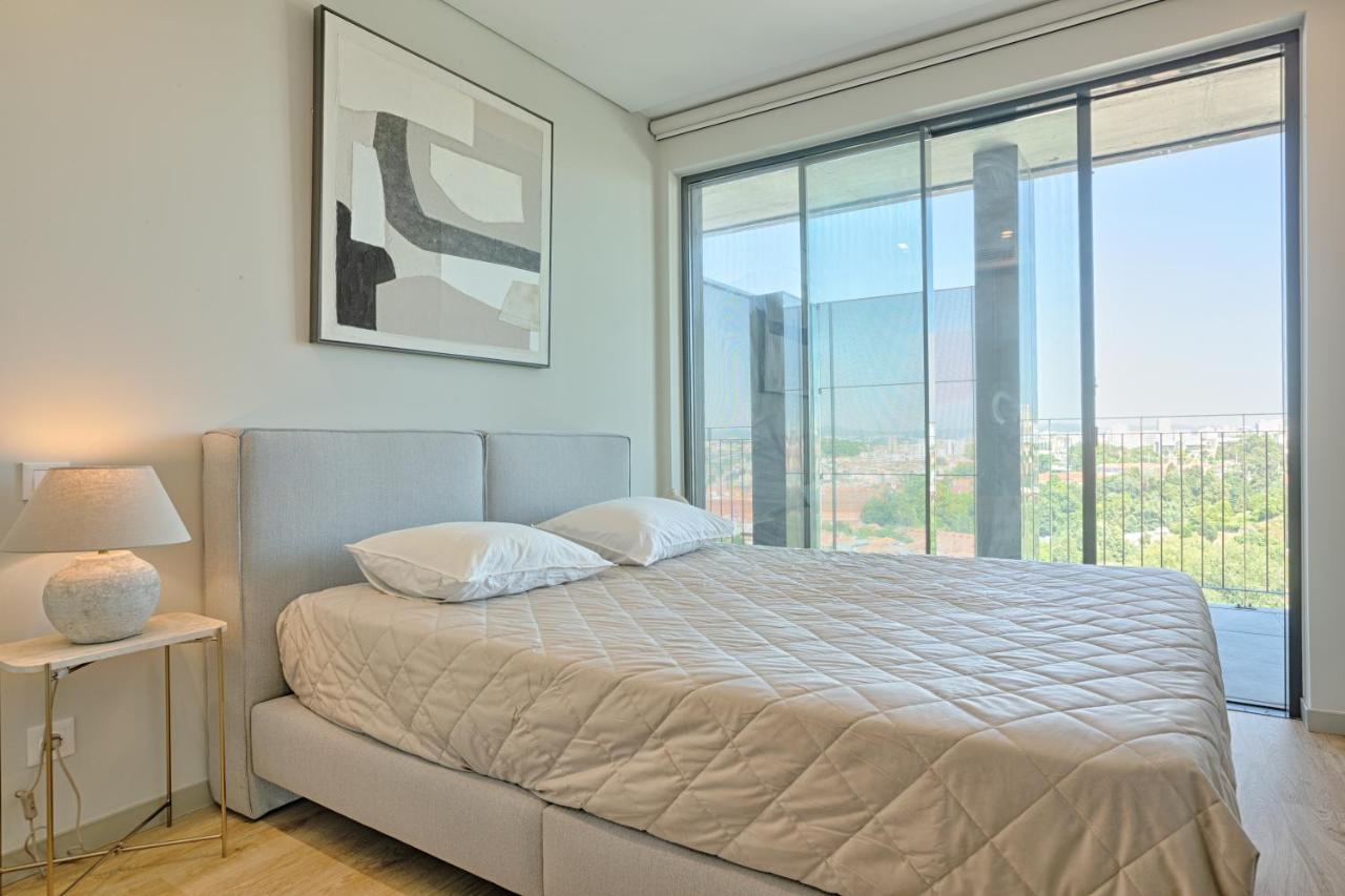 Brand New Luxurious Ap T2 - Amazing View- with garage - Bed and Breakfast