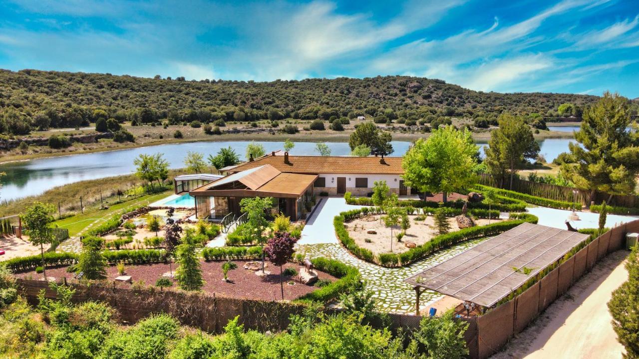 Casas Rurales Laguna La Tinaja - Chambres d’hôtes