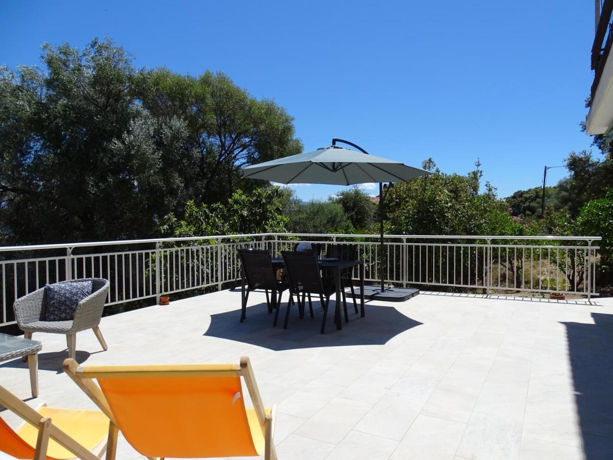 Charmant rez de villa, et sa terrasse à Ajaccio - B&B Ajaccio