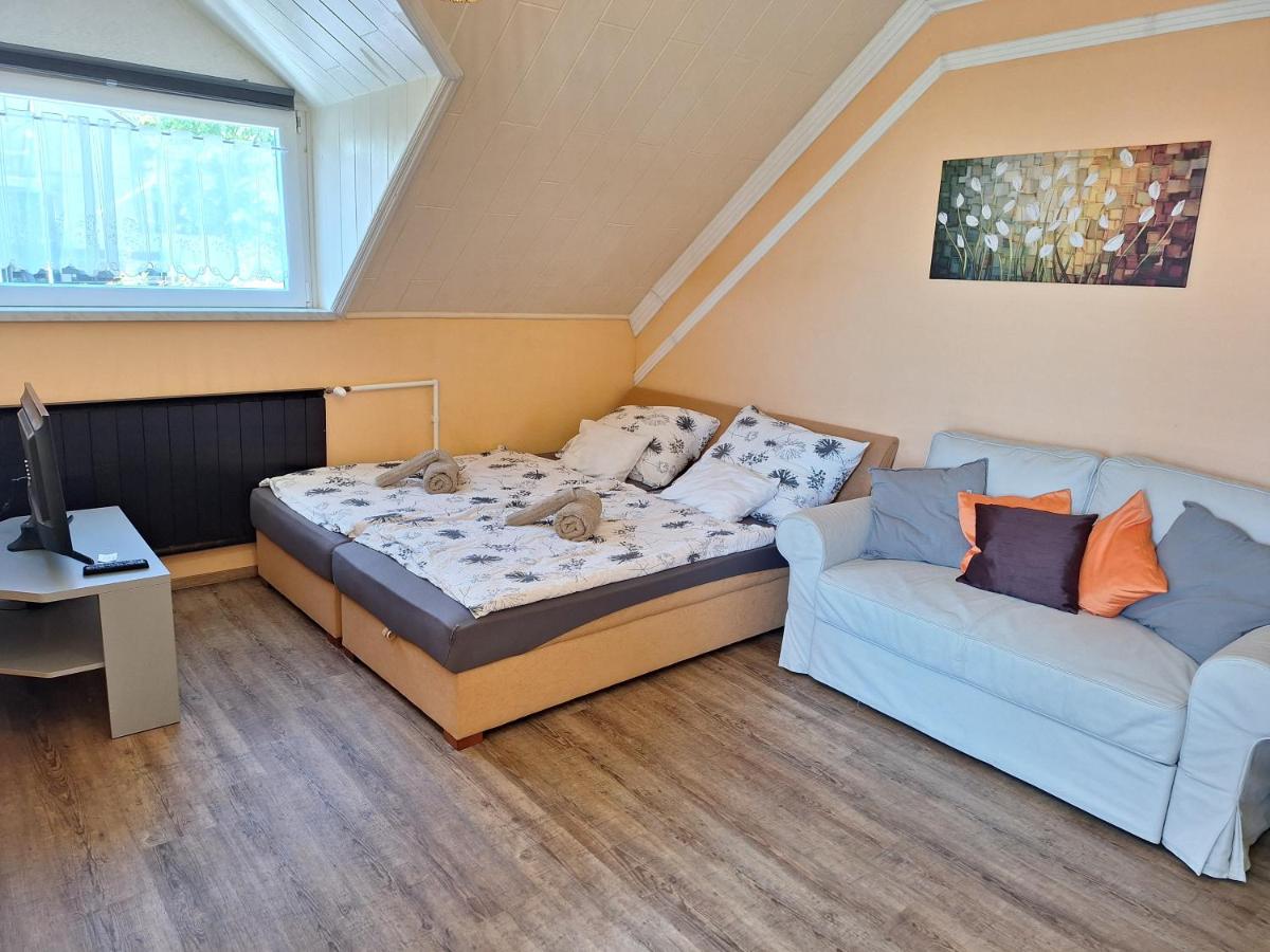 Studio mit Seeblick
