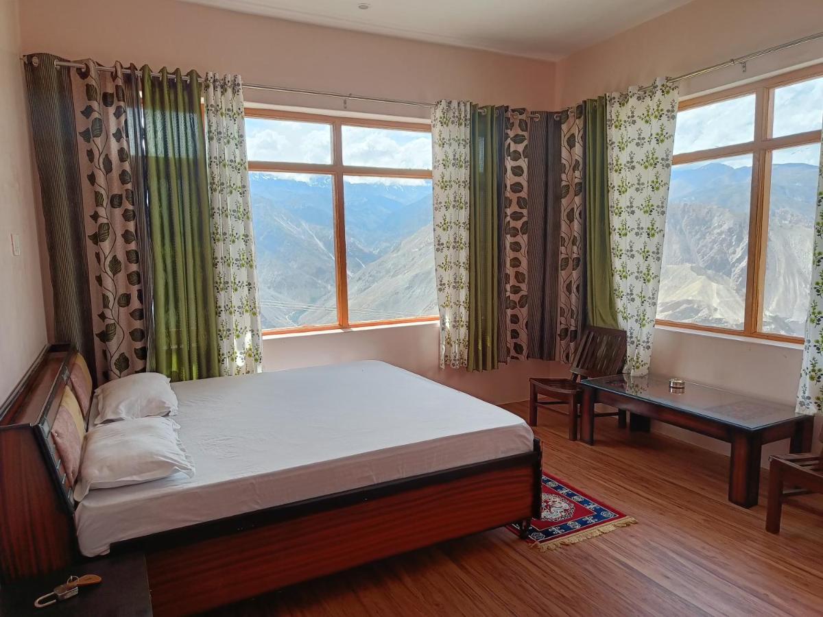 Deluxe Double or Twin Room with Mountain View