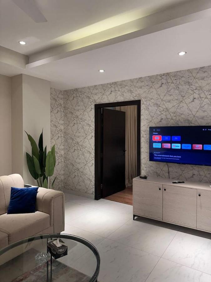 BNR - The Opus Residences 2-Bed Apartment Gulberg - Chambres d’hôtes Lahore