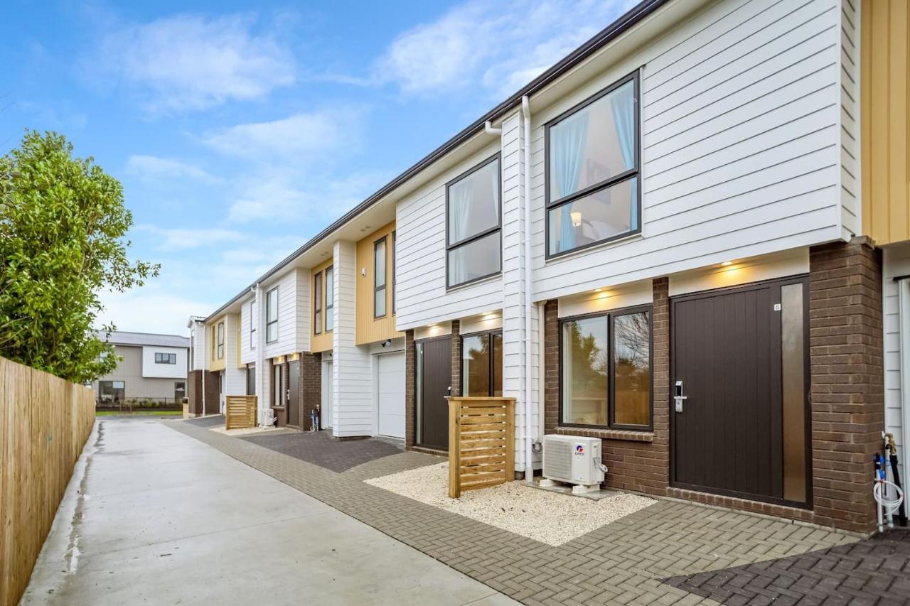 Ventura Serenity Townhouse with Parking and Patio - Ferienwohnung