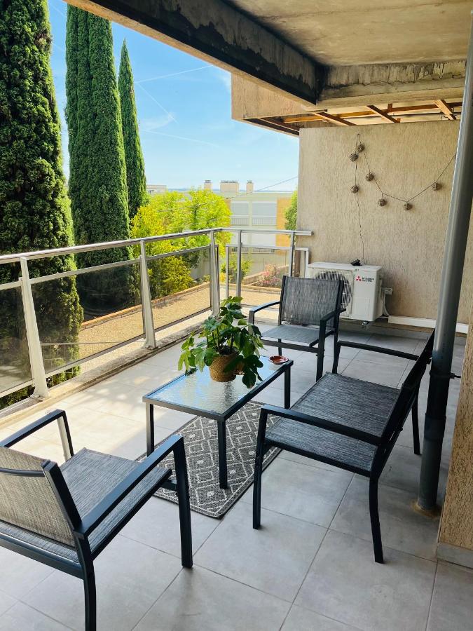 Le petit Aixois - Parking - B&B