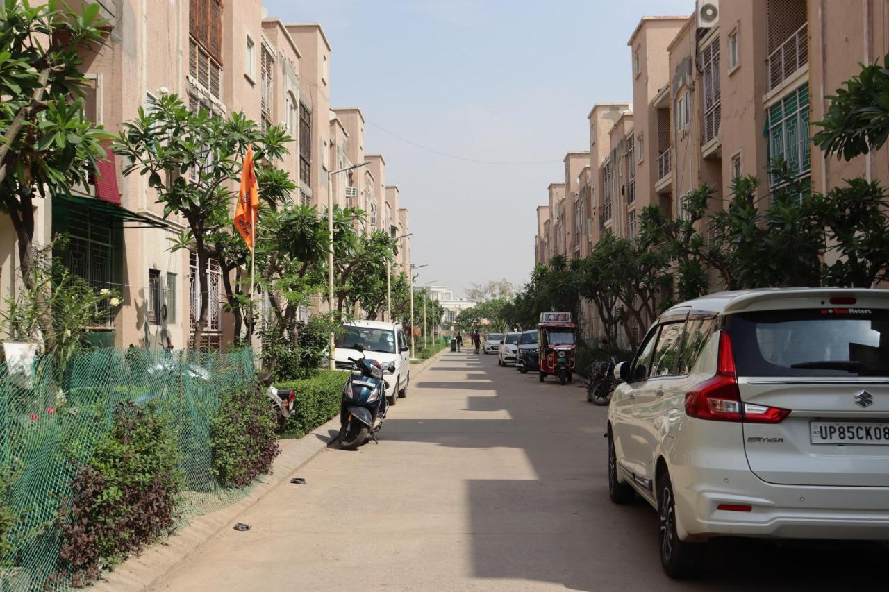 Omaxe Eternity-Near Prem Mandir - Ferienwohnung Vrindāvan
