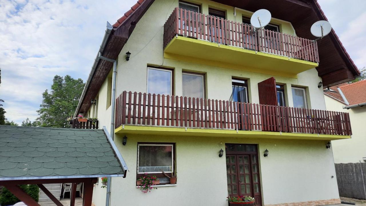 Apartmanhaz Balatonfenyves - Ferienwohnung