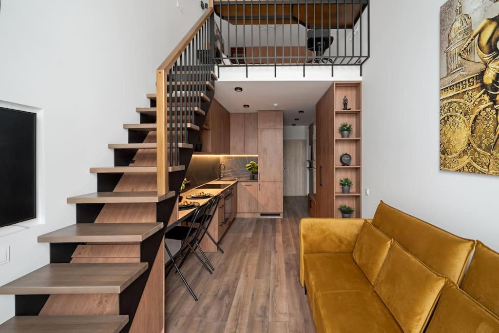 Modern Loft with Free Parking - B&B