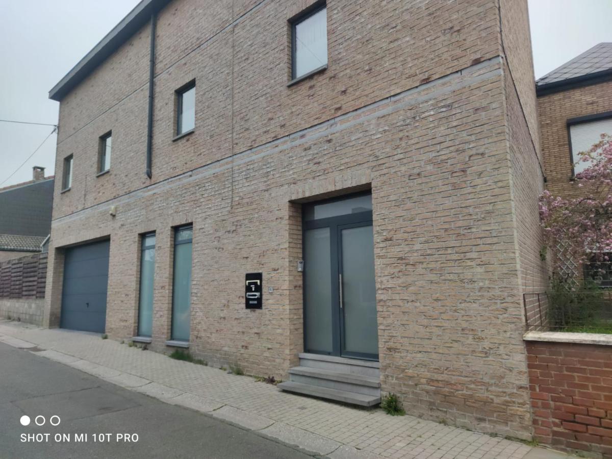 8 chambres privées dans une villa de partagée de 350m2 - B&B Charleroi