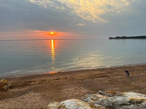 Fannie Bay Finch Retreat - B&B